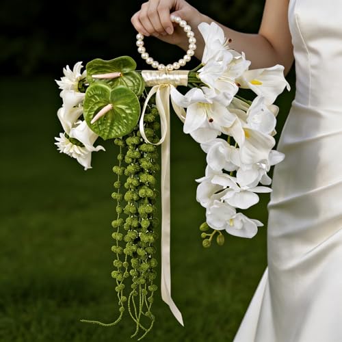 ChezMax White Pearl-Handled Bouquet