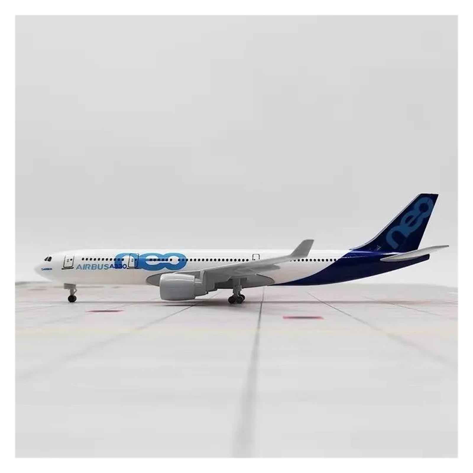 Aviones clásicos Antiguos Modelo De Avión De Pasajeros De La Simulación De La Aleación A330 Neo De Los 20cm con El Tren De Aterrizaje