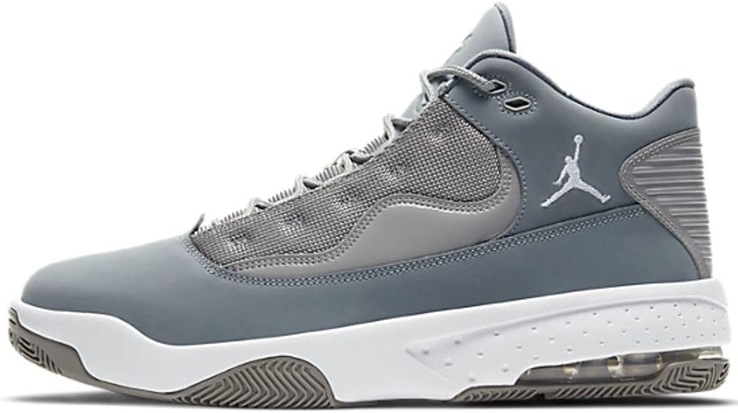 Men's Jordan Max Aura 2 Basketball Shoe