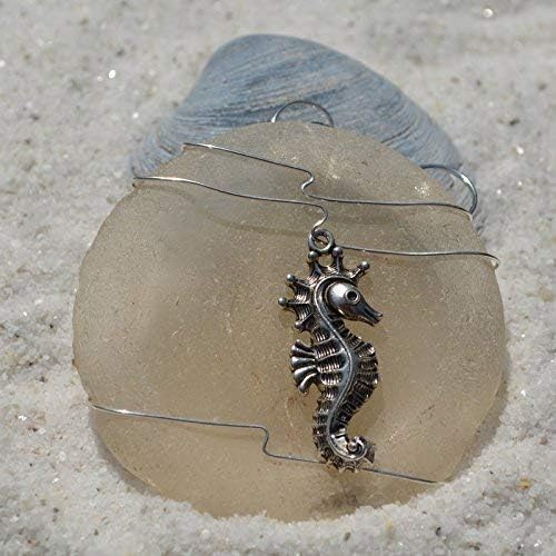 Miniatura 3 de Adorno de cristal de mar con dije de caballo de mar plateado Elige tu color de cristal de mar esmerilado, verde y marrón.