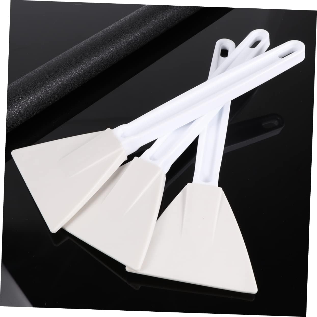 BESTonZON 3pcs Cake Frosting Silicone Spatulas Cake Spatula Icing Scraper Cheese Spreader Cake Bench Scraper Medium Spatula Cake Stand Scraper Plastic Scraper Butter White