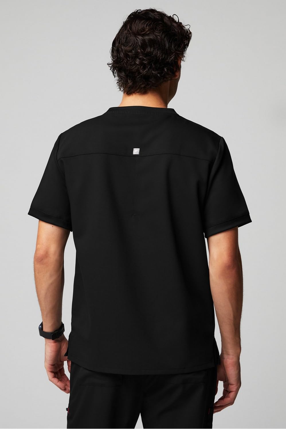 Fabletics Men's Max Scrub Top - MotionTech, 4-Way Stretch, Wrinkle-Resist, Anti-Shrink - Image 3