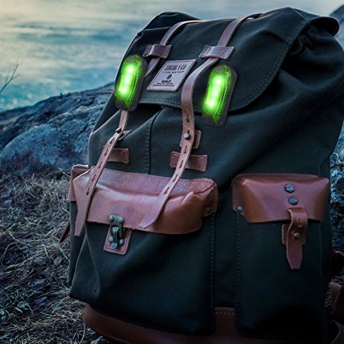 kwmobile 2er Set LED Sicherheitslicht - Blinklicht Licht Clip - Joggen mit Batterien Klett Armband - mehr Sichtbarkeit bei Dunkelheit - COB Upgrade