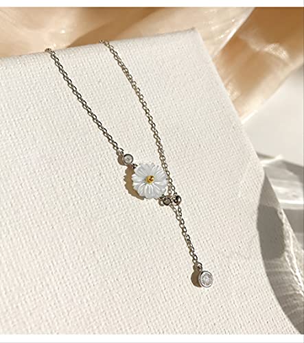 Collier pendentif coquillage marguerite raffiné de fête