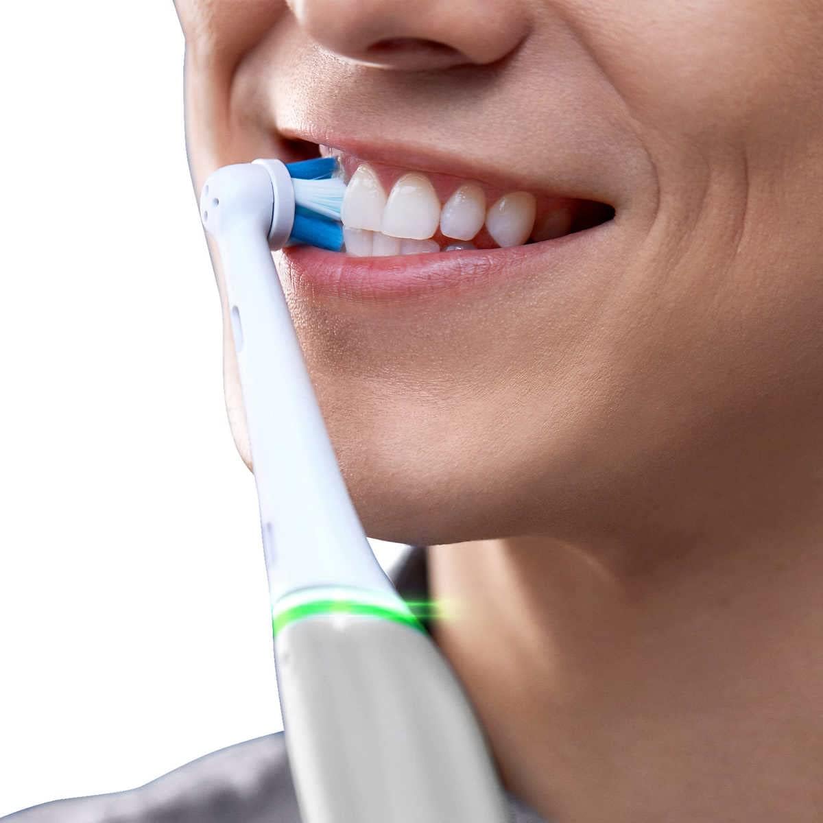 Oral-B iO Ultimate Clean Rechargeable Battery Powered Toothbrush 2-Set Incl. 2 Handles, 2 Chargers, 4 Brush Heads, 2 Travel Cases & Bluetooth (Black + White)