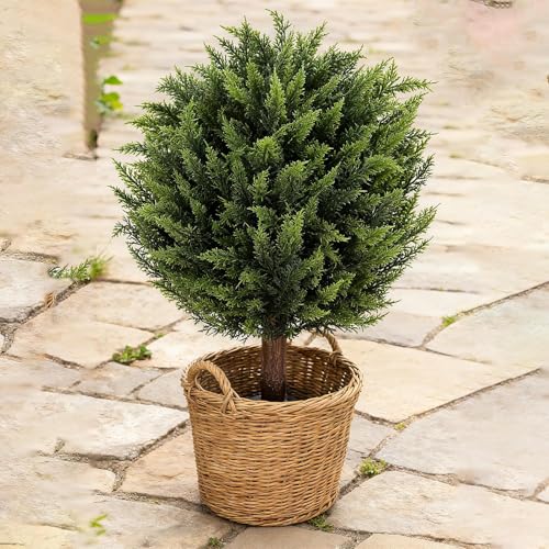 Plante artificielle en pot avec aiguille de pin légère et résistante