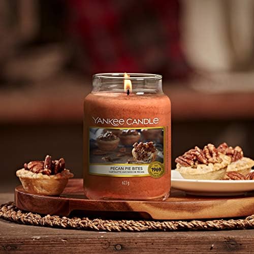 Świeca zapachowa Yankee Candle, w małym słoiku, Pecan Pie Bites, czas palenia do 30 godzin, brązowa
