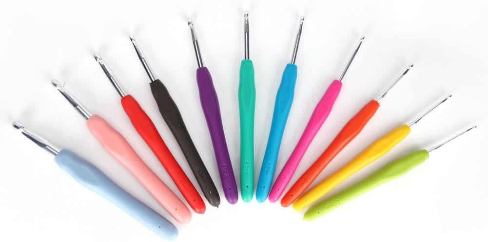 32 pcs Crochet Hooks Set Soft Handle Crochet Set Ergonomic Soft Grip Handles Knitting Needles Kit with Case for Arthritic Hands,for Women Kids