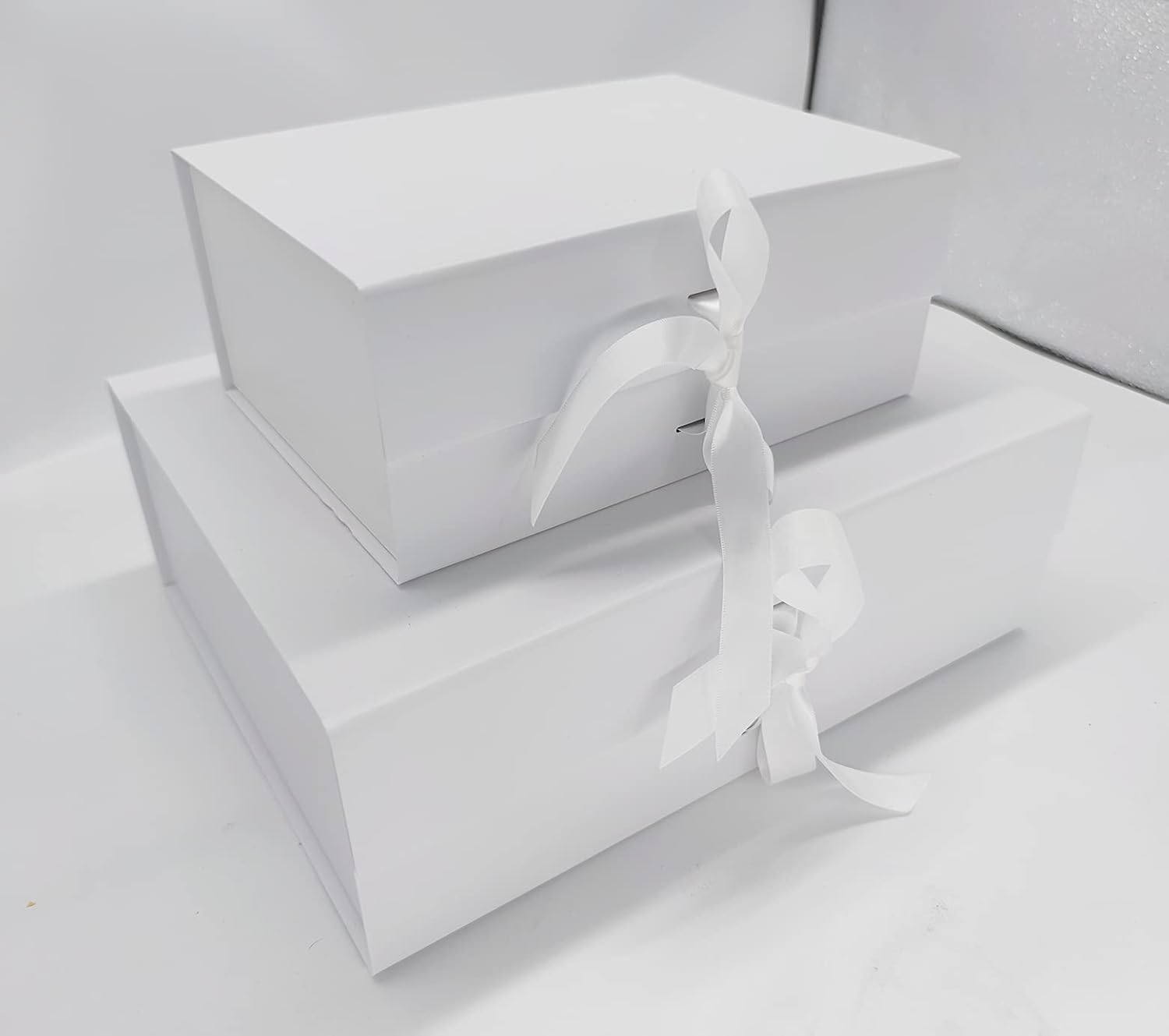 A4 Deep White Gift Box, Large Gift Box with Magnetic Lids and Silk ...