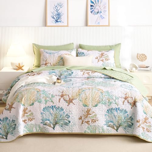 Wake In Cloud - Coastal Quilt Set, Nautical Ocean Beach Themed Tropical Summer Patterned, Reversible Lightweight Bedspread Coverlet, 3 Pieces, Green Tan, King Size