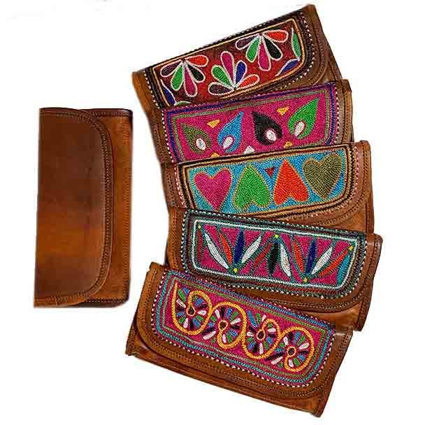 Handmade Embroidered Leather Wallet for Women – Slim Long Clutch Purse with Card Slots – Boho Brown Wallet 22x11 cm – Hand-Stitched Artisan Leather Clutch for Everyday Use & Gift Giving3