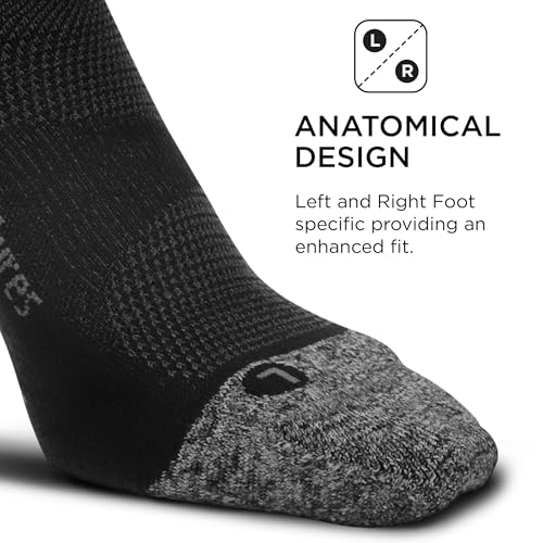Image of Feetures Elite Ultra Light Cushion Quarter - Sport Sock with Targeted Compression