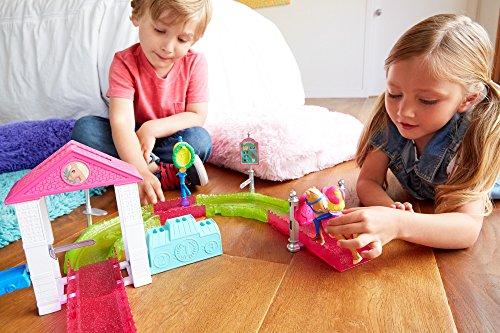 Barbie On The Go Mini Poupee Coffret Circuit De Course - vue 7