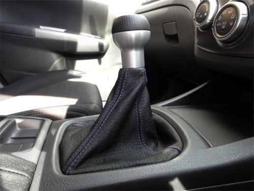 UNIVERSAL BLUE STITCH/JDM BLACK PERFORATED STYLE MANUAL/AUTO SHIFTER SHIFT BOOT