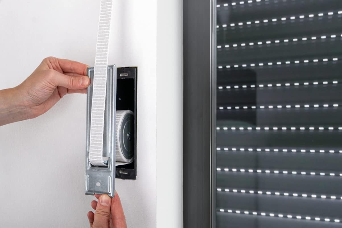 Installation of Schellenberg Maxi 50201 Roller Set