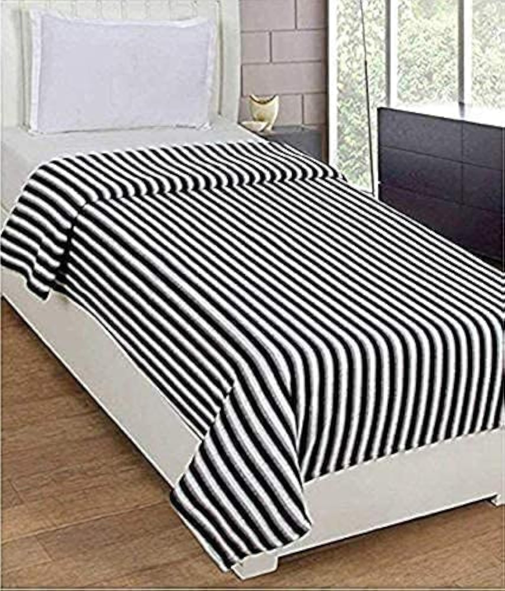 Luxurious Black and White Woollen Polo Blanket, Single Bed