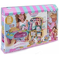 Nenuco- Boutique, muñeca bebé con Tienda de Ropa de Juguete, Multicolor (Famosa 700015835)