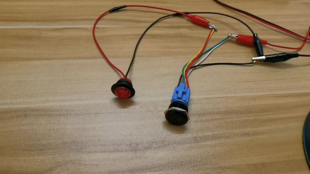 Gebildet Bouton-poussoir De Verrouillage De 22mm Avec Prise De Fil