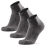 EMPFOHLEN VON BERGSTEIGER: Diese Low-Cut Wandersocken wurden zusammen mit dem Extremsportler und Bergsteiger Rasmus Kragh entwickelt, dem ersten Dänen, der im Mai 2019 den Mount Everest ohne künstlichen Sauerstoff bestieg. Während seines Trainings und seiner Exkursionen testet Rasmus unsere Socken, damit diese ein Höchstmaß an Leistung und Materialausdauer gewährleisten