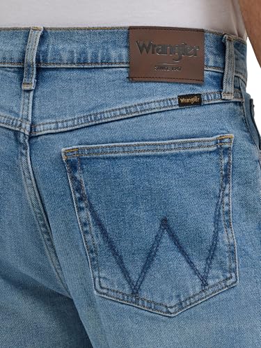 Wrangler Men's Free-to-Stretch Regular Fit Jean, Lighter Wash, 32W x 30L