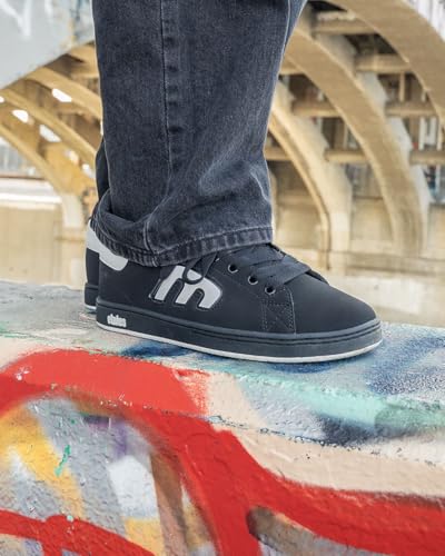 Image of Etnies Callicut - Heritage Skate Style, Puffy Look, 90's Chunky Vibe, Reinforced Cupsole, Cushioned Feel, Everyday Sneakers
