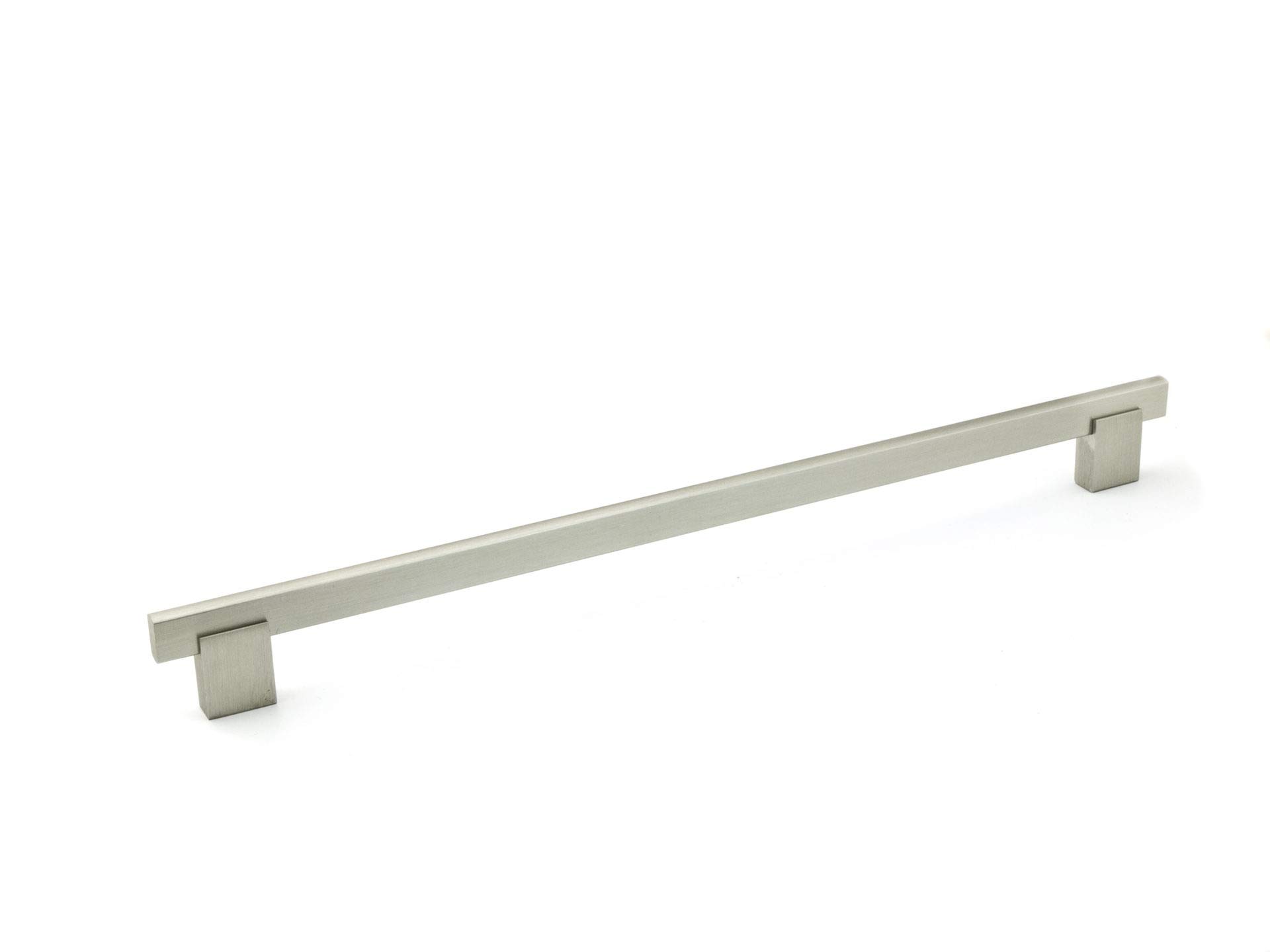 Poignée Richelieu Bp905256 nickel brossé pour rénover les placards de cuisine
