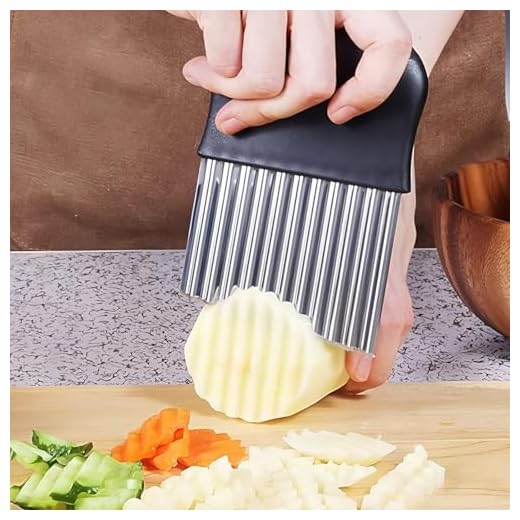 Crinkle Cut Vegetable Cutter Stainless Steel Wavy Slicer with Ergonomic Handle for Potatoes Carrots and Kitchen Food Prep(Black)