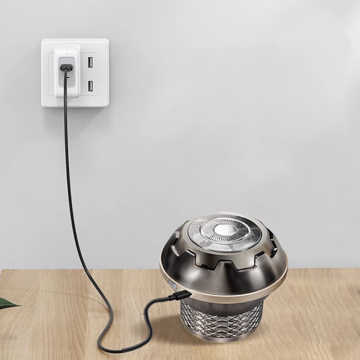 Ipetboom Rasoio Elettrico da Barba Uomo in Acciaio Inossidabile Leggero, Facile da Usare e Confortevole, la Rasatura la Cura Quotidiana