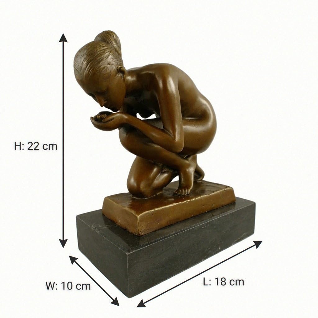 Antikas - Hochwertige Bronze Figur Frau, hockend und patiniert, H.22 cm