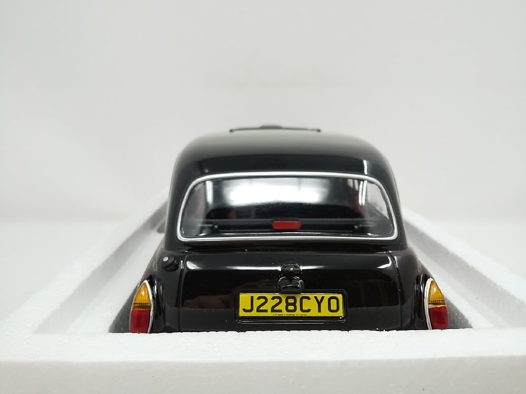 Amazon | □ PMA ミニチャンプス 1/18 London Taxi 1989 黒 ロンドン