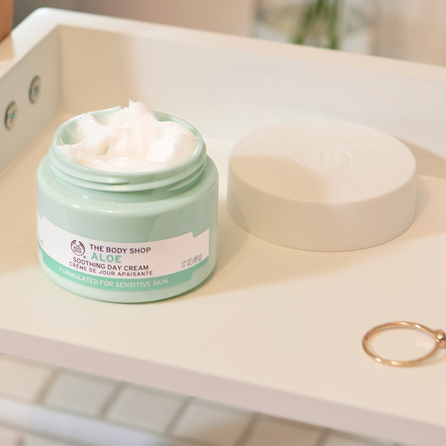 Amazon.co.jp: ザボディショップ: 保湿クリーム・ジェル・オイル・夜用