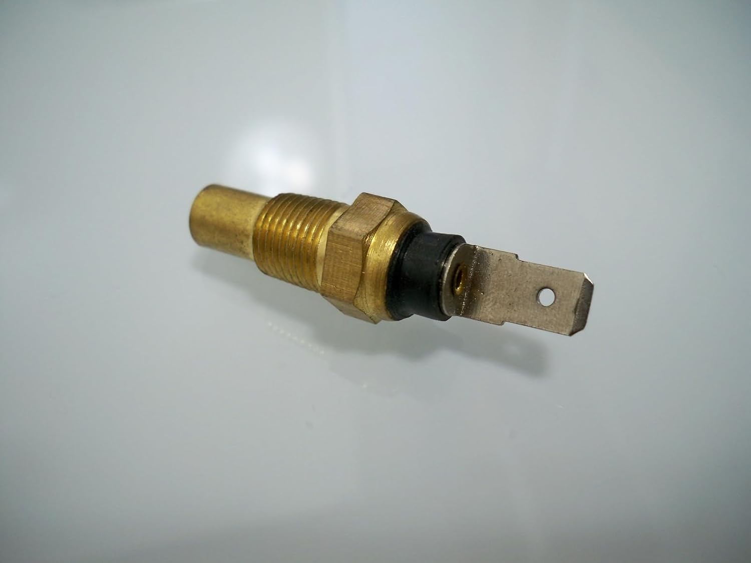 New Car Temperature Switch Sensor for Kubota 31351-32830 1641583040