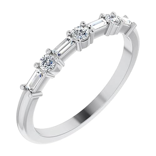 0.29 CT TW Baguette Round Lab Grown Diamond Wedding Band