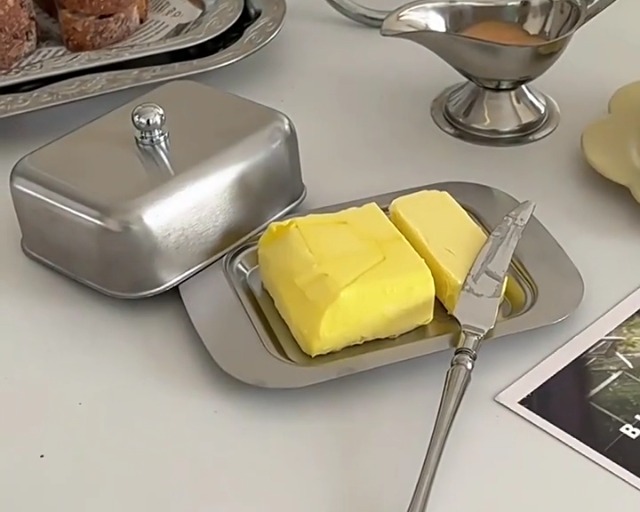 Beurrier - En Acier Inoxydable - Boîte à Beurre - Avec Couvercle Poignee Et Spatule Ideal Comme Support A Beurre Pour Fromage Gateaux Desserts Et Petits Fruits 88995059