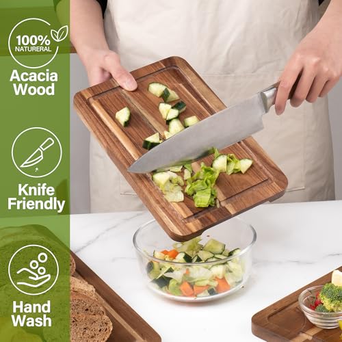 Planches à découper en bois WILLKOMMEN pour stopper les jus de viande sur la table