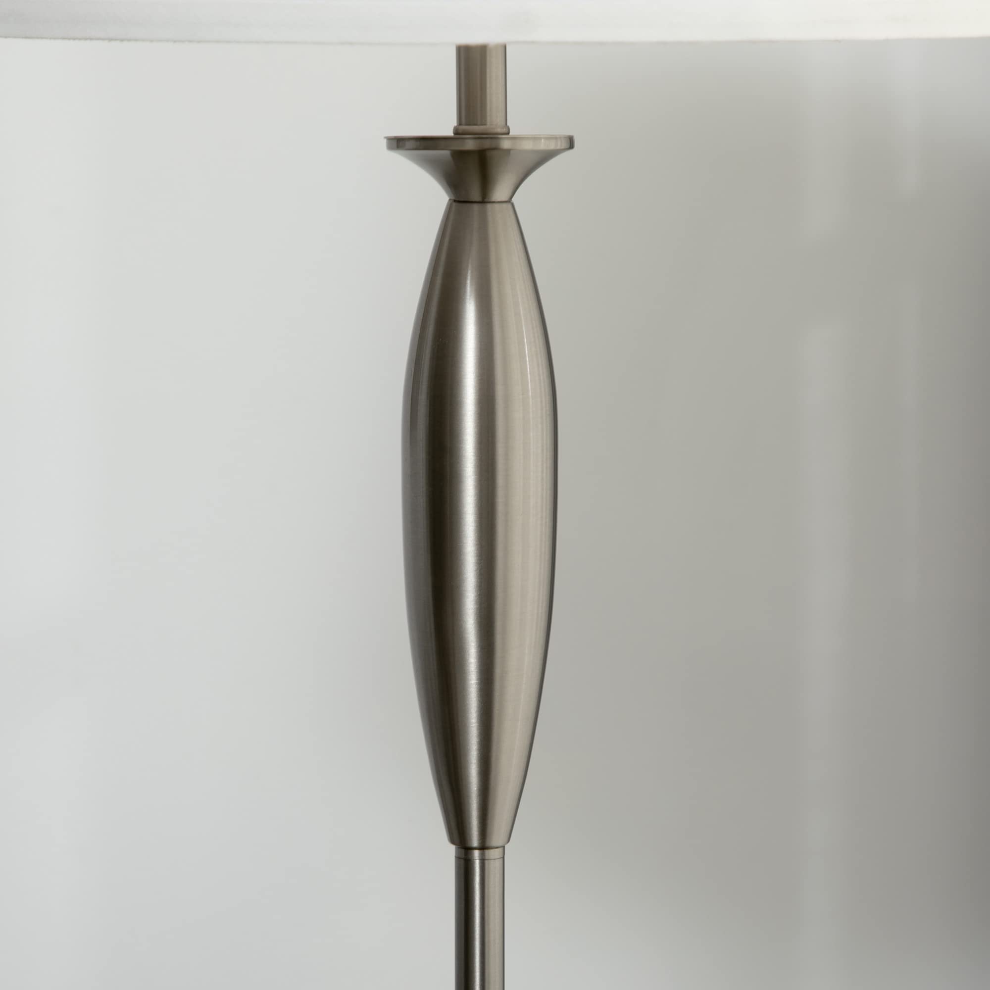 HOMCOM 3-teiliges Stehlampen-Set inkl. 1 Stehleuchte, 2 Tischleuchten, Tischlampen-Set mit E27 Fassung, Fußschalter Standlampe Leselampe für Wohnzimmer, Schlafzimmer, Silber+Weiß