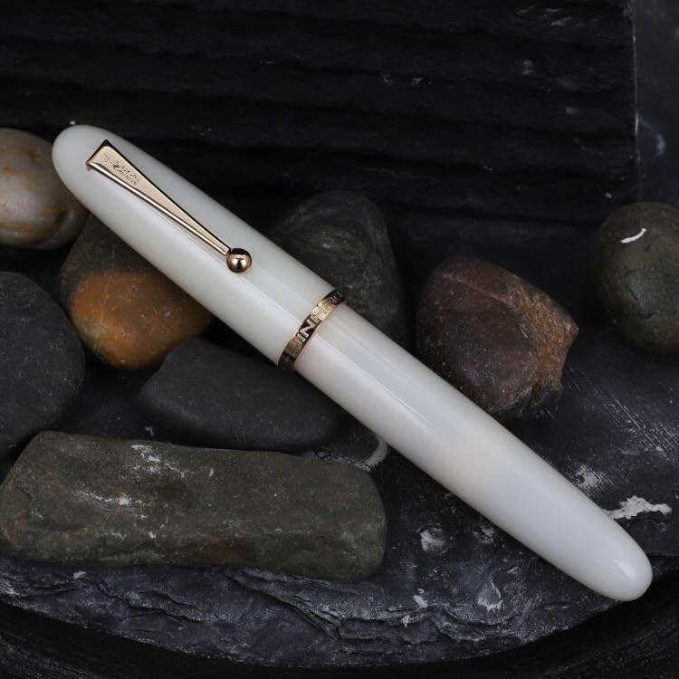 Image of Jinhao 9019 Dadao Series Heartbeat Nib Fountain Pen, 8 Fine Nib, Ivory White Acrylic, Gold Edge with Large Converter