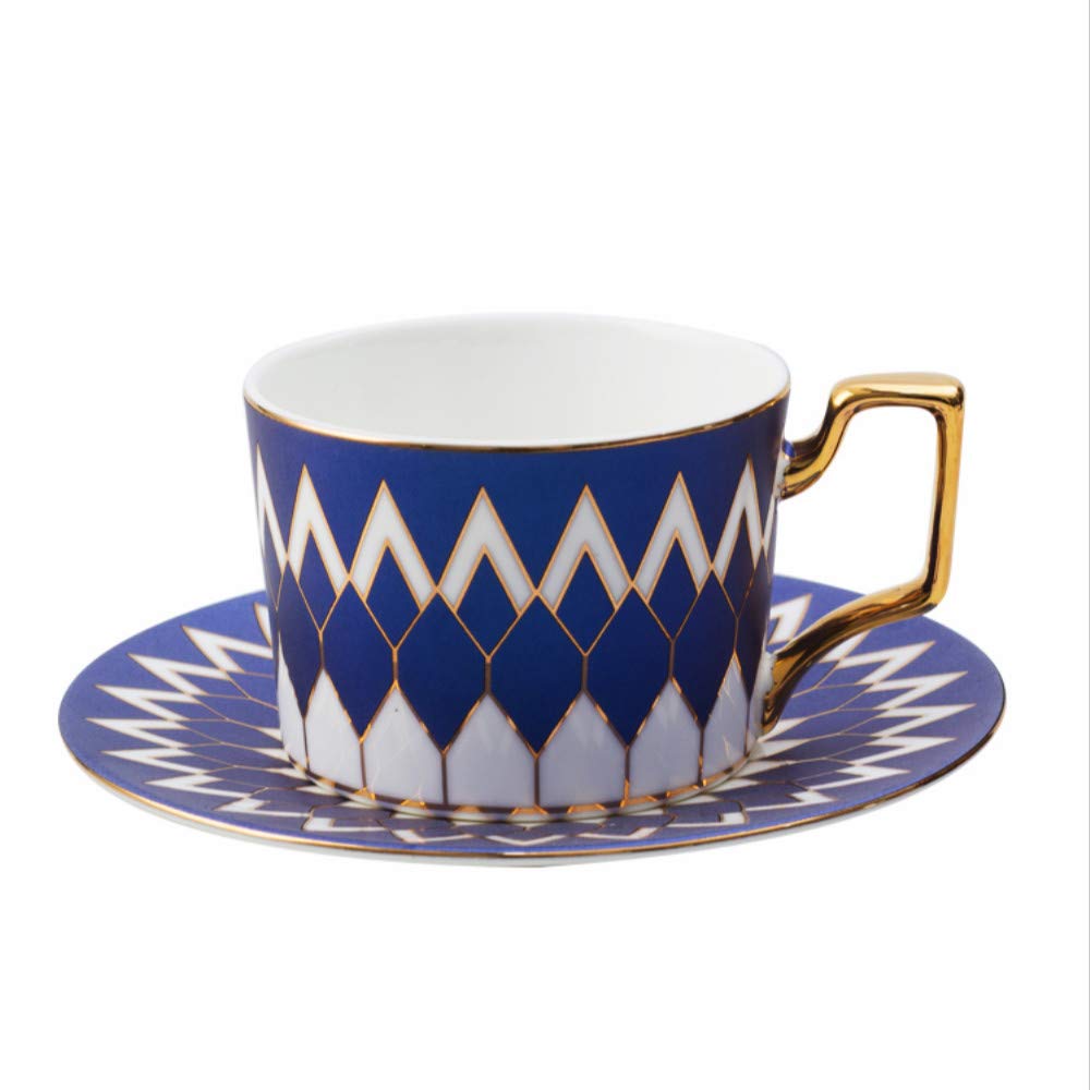 Tasse à café pour le thé de l'après-midi en porcelaine fine blanche
