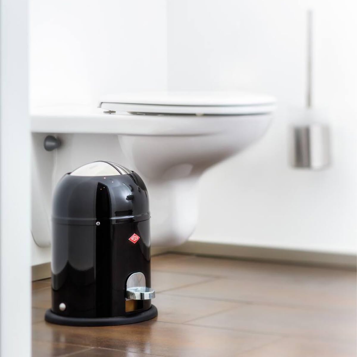 WESCO Mini Master Kosmetikeimer in der Farbe sand matt, pulverbeschichtetes Stahlblech, 6 Liter Volumen, Kunststoff-Einsatz, Fußtritt