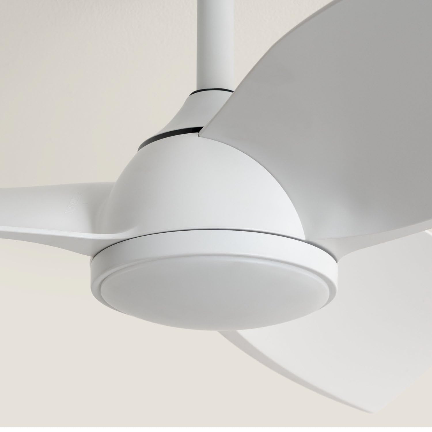 LEDKIA LIGHTING Ventilador de Techo Poros Evo Blanco con Luz LED CCT; Motor DC Silencioso 30W; Aspas Blancas; 6 Velocidades; 90 cm; 48 dB; Mando; Dormitorio y Salón Pequeño