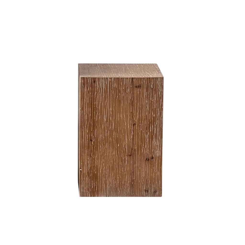Petite table basse en bois : l'atout charme de votre balcon ou canapé