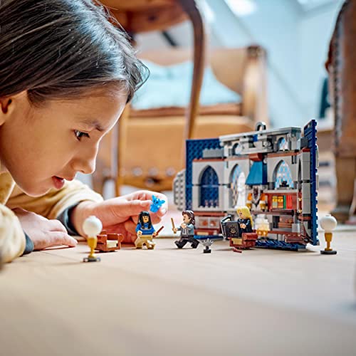76411 Harry Potter Stendardo della Casa Corvonero da Parete, Sala Comune del Castello di Hogwarts con Luna Lovegood, Giochi da Viaggio da Collezione - Lego - Immagine 5