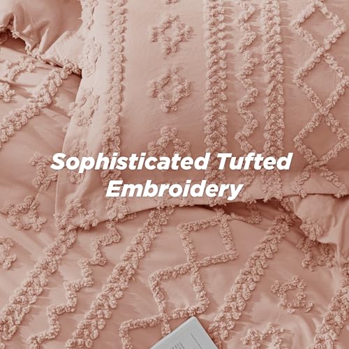 Bedsure Tufted Boho Comforter Set King Size - Pink Boho Bed Set, GentleSoft™ 3 Pieces Farmhouse Shabby Chic Embroidery Bedding, Gifts for Woman, Soft Jacquard King Comforter for All Seasons