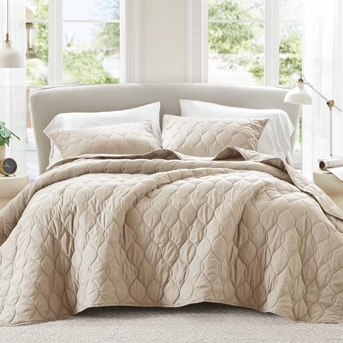 Comfort Spaces Queen Quilt Set Modern Reversible Ogee Coverlet Queen Bedding Set Cozy Quilted Winter Layer, All Season Lightweight Soft Queen Size Quilt, Kienna, Full/Queen Beige 3 Piece