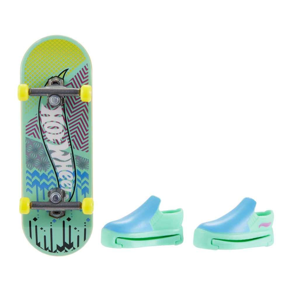 【ホットウィール】 木製ロゴプレート【 HOT WHEELS】MAN CAVE Amazon.com: Hot Wheels Mattel Mini Skateboard with Shoes