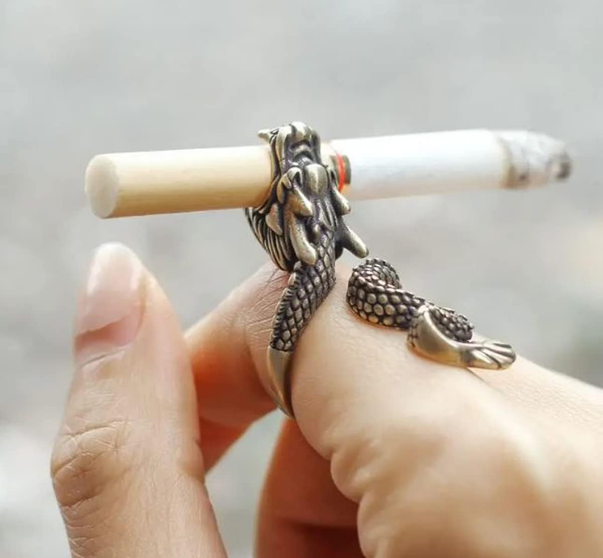 Dragon Cigarette Holder Ring! Finger Cigarette Holder Ring! Dragon