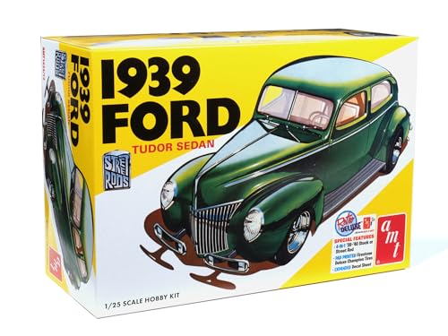 AMT 1939 Ford Sedan Street Rod Series 1:25 Scale Model Kit