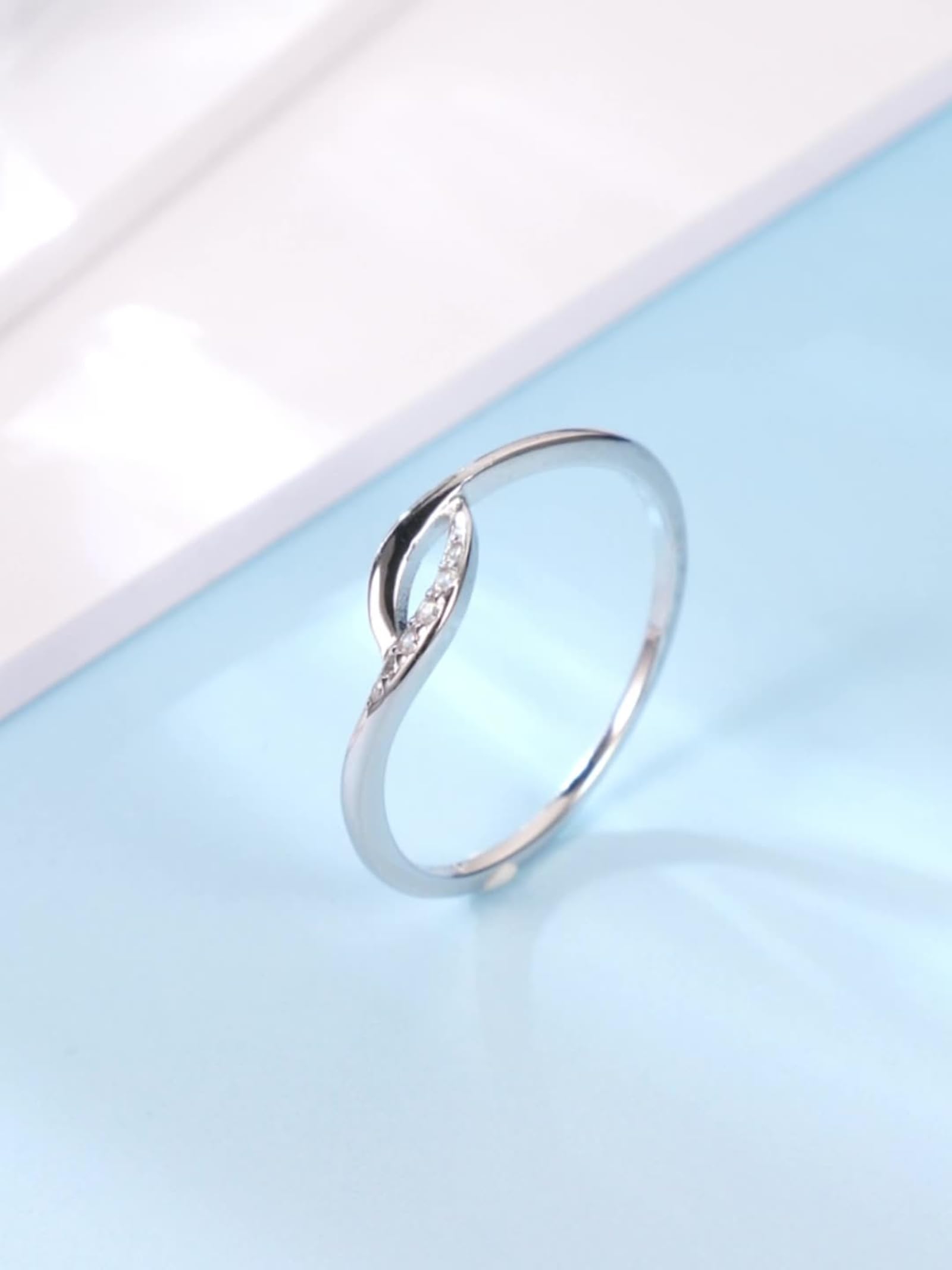 Bague Or Blanc Femme 9/14/18 carats, Anneau Empilable Vague Orné de Diamant, Bague Fine Or Véritable