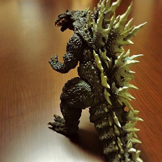 S.H. MonsterArts Godzilla 2000 Millennium Special Color Ver. Figure