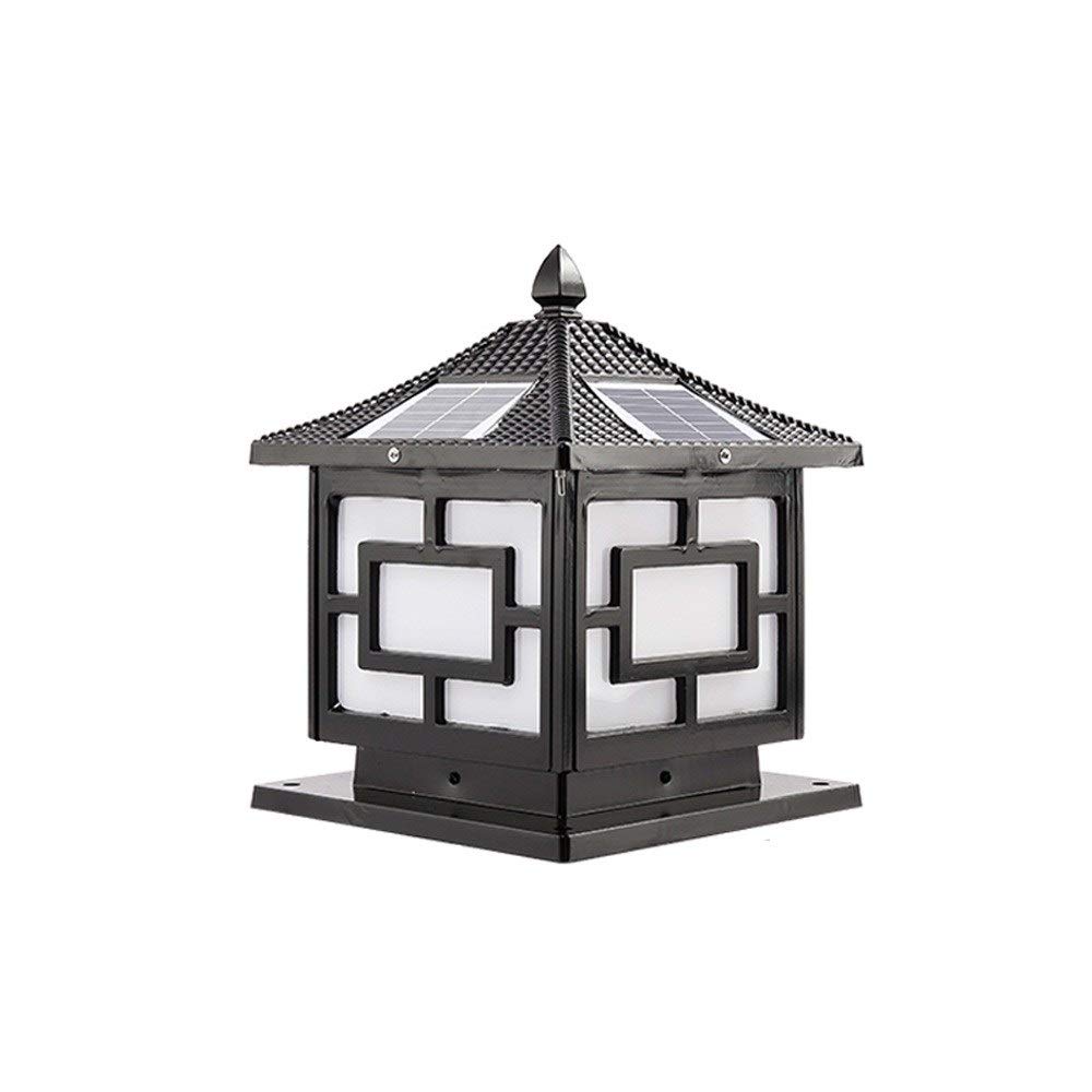 Lampe LED à pilier solaire pour illuminer votre allée et sécuriser le porche de nuit